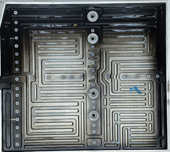 LYNK&CO 08 Lower cover