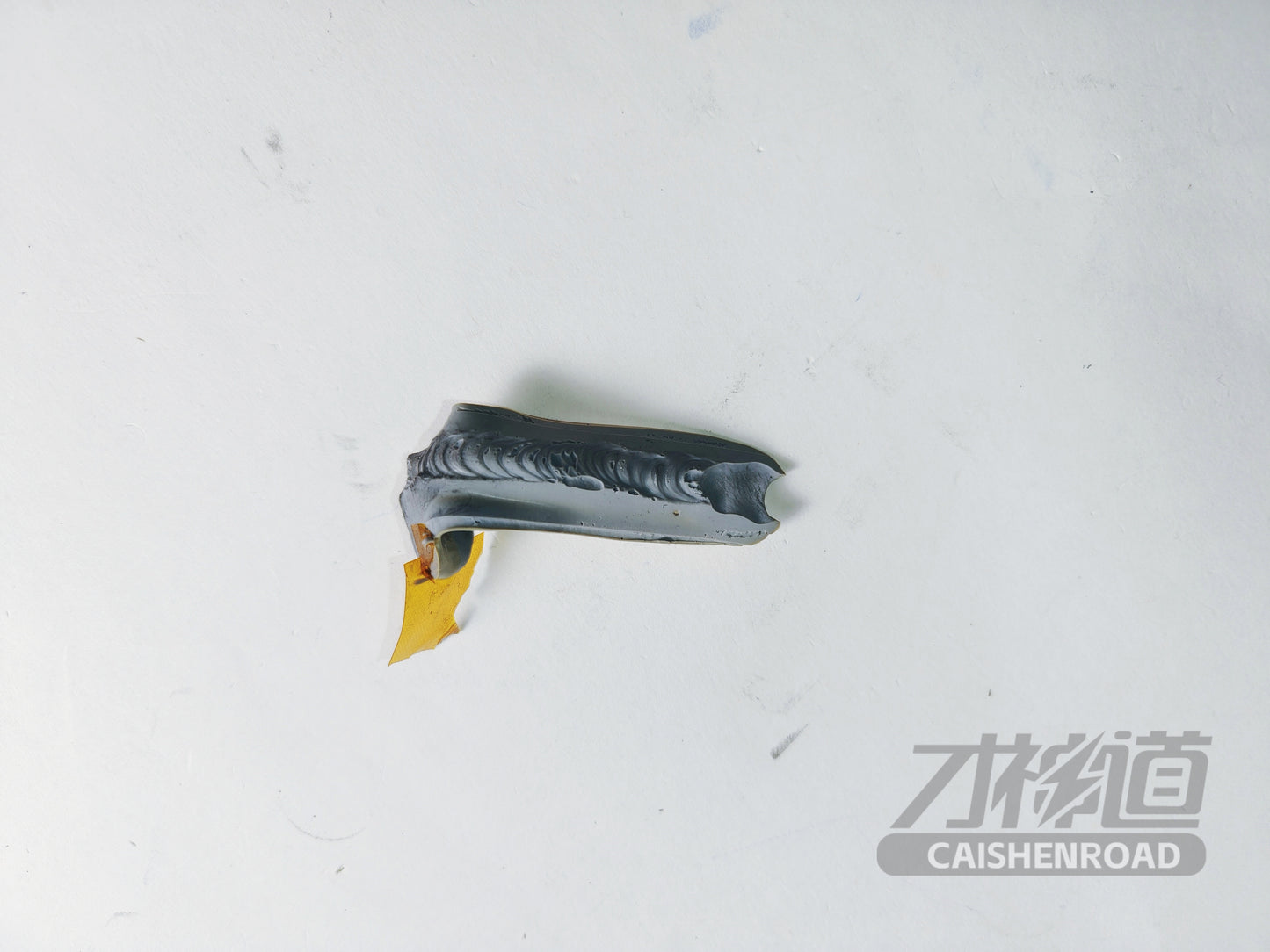 Xiaomi SU7 Standard Edition Enclosure crossbeam L-angle tape-fixed structural adhesive