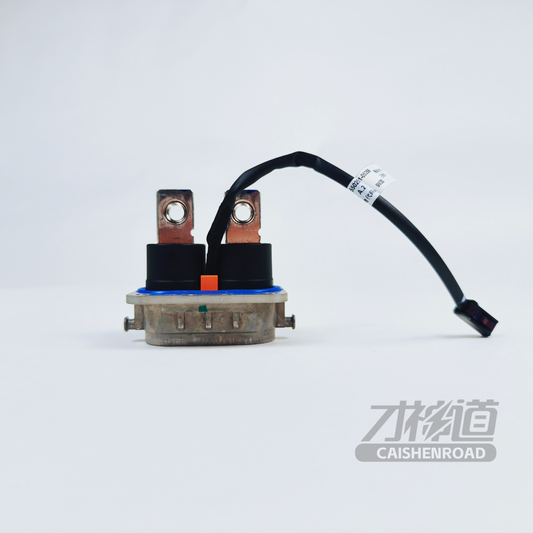 LYNK&CO 08 Precursor connectors