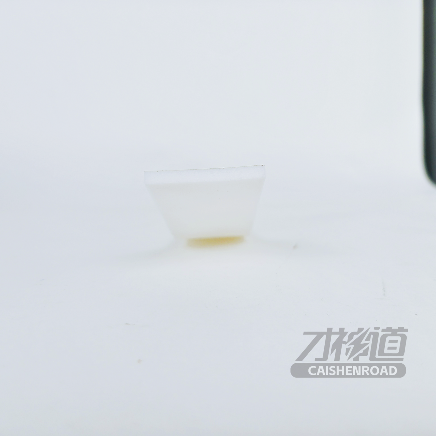 LYNK&CO 08 Cellulose tape