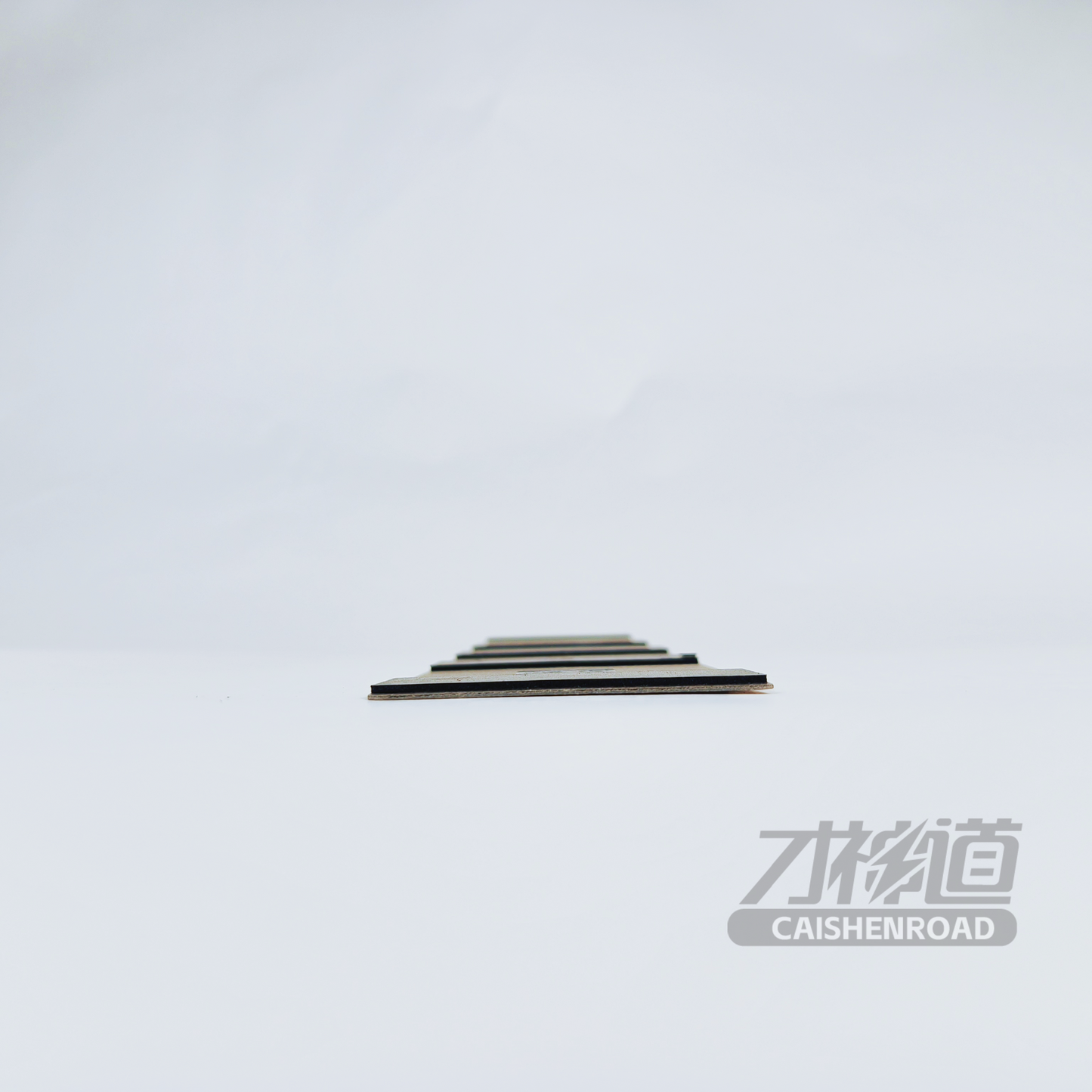 LYNK&CO 08 Mica plates